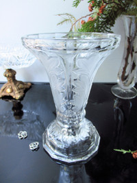 2 in 1 Glass Vase & Candle Stick Frosted Leaf