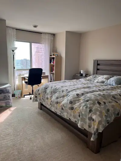 **Summer Sublet - Female Accommodation Only** 1 master bedroom and ensuite bathroom available from M...
