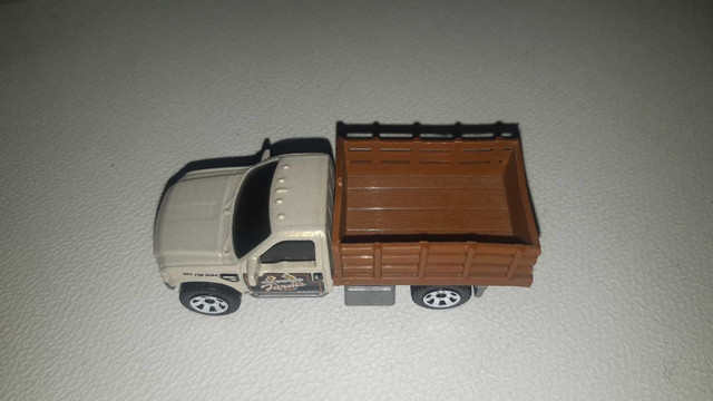 Ford F-350 loose Matchbox mint condition  in Toys & Games in Guelph - Image 3