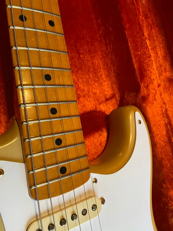 Fender 50th Anniversary American Vintage '57 Stratocaster in Guitars in Ottawa - Image 4