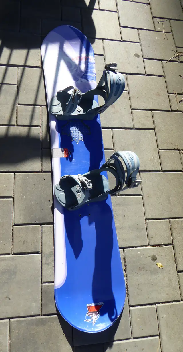 ALESPORT SNOWBOARDS Factory Boarding Loop 540 145cm Snowboard in Snowboard in Delta/Surrey/Langley - Image 3