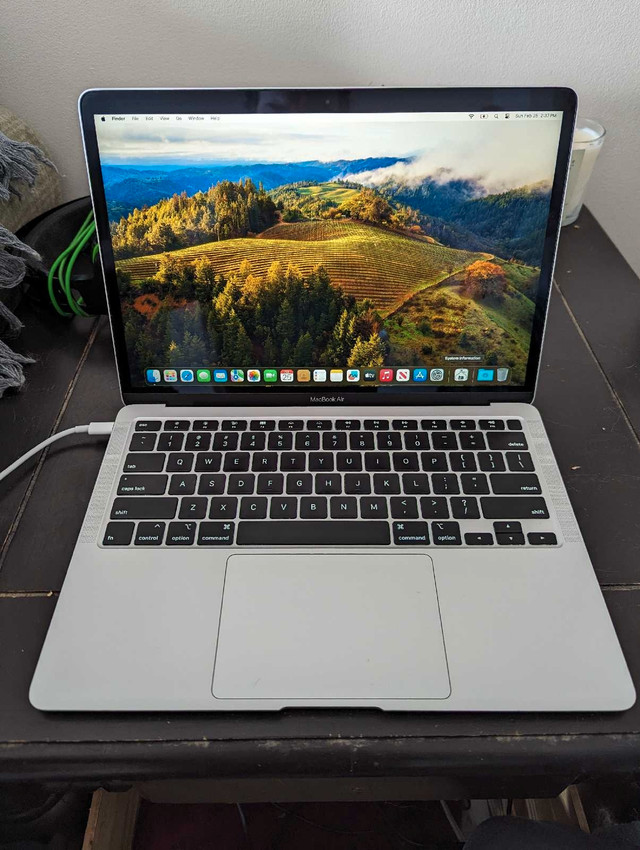 MacBook Air 13" 2020 in Laptops in Calgary