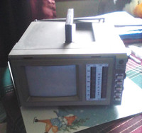 Vintage 1987 GE 5" TV With Radio