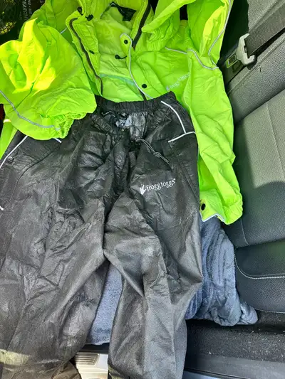 motorcycle rain gear in All Categories in Ontario Kijiji Marketplaces