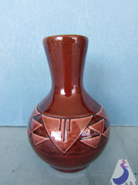 Garnett Native Sioux Pottery Rapid City South Dakota Vase SPRCSD