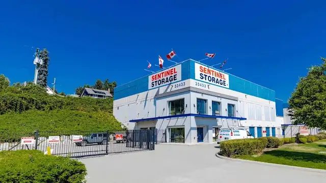 COMMERCIAL SPACE AVAILABLE!!