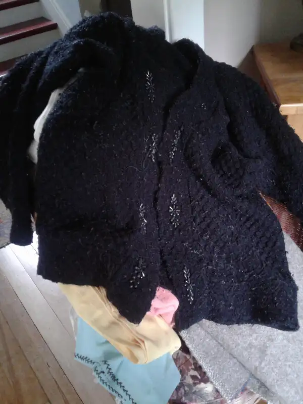 Woman's cardigan in Free Stuff in Grand Bend - Image 2
