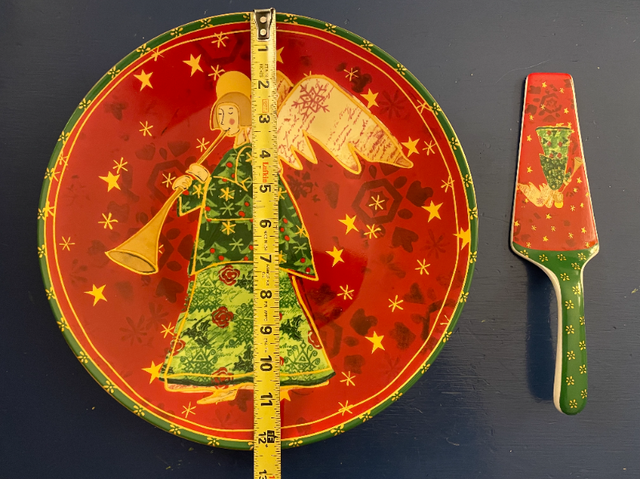 Christmas Decoration Plate/Platter (12") in Holiday, Event & Seasonal in Edmonton - Image 4
