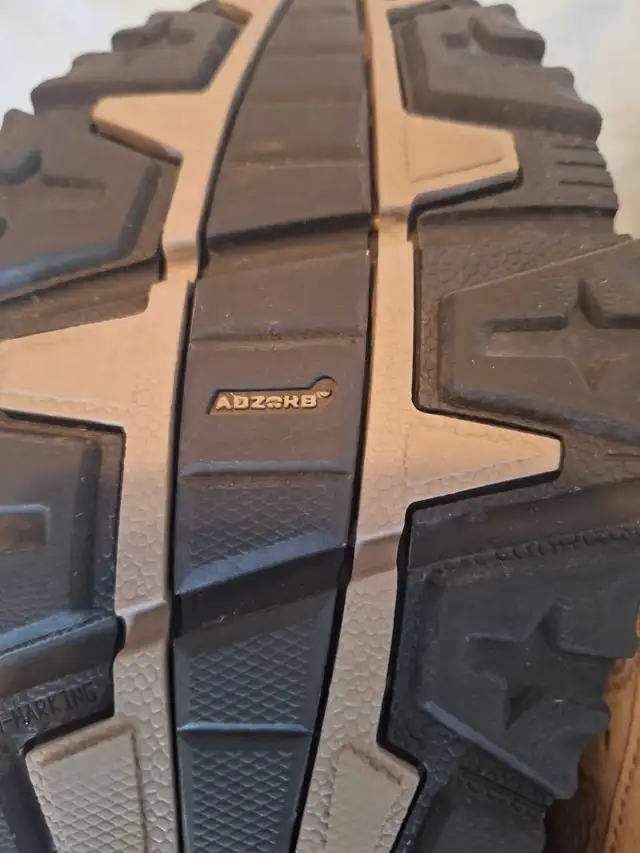 sports shoes new balance 645 new  in Men's Shoes in City of Montréal - Image 7