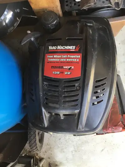 Used lawn mower motor Yard works 22” self propelled running when removed.