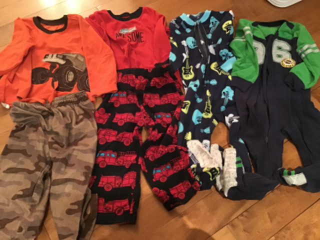 9 CARTER’S SIZE 2T CLOTHING FLEECE PYJAMA COORDINATING SETS in Clothing - 2T in Peterborough - Image 2