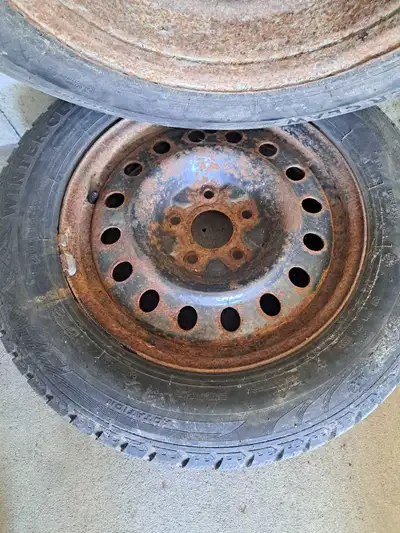 225 65 17 winter rims for $50 Rims only ,tires are not good