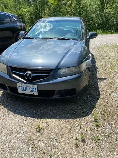 201,xxx km odometer Leather heated seats One season winter tires Good for parts or project Runs and...