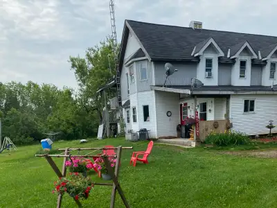 One bedroom plus den apartment for rent with good outdoor space. If fridge and stove are not require...