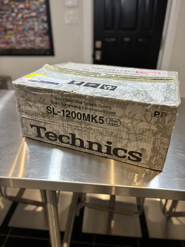 Technics SL-1200 MK5 - Turntable in Stereo Systems & Home Theatre in Mississauga / Peel Region - Image 3