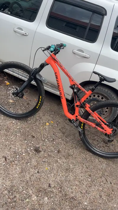 SPECIALIZED Stump Jumper full suspension mountain bike, View more