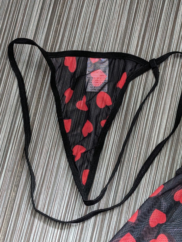 Nuisette noir ruban rouge avec tanga lingerie 2XL neuf dans Femmes - Autre  à Longueuil/Rive Sud - Image 4