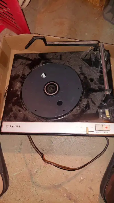 1960s turntable, tube chassis and speakers, View more