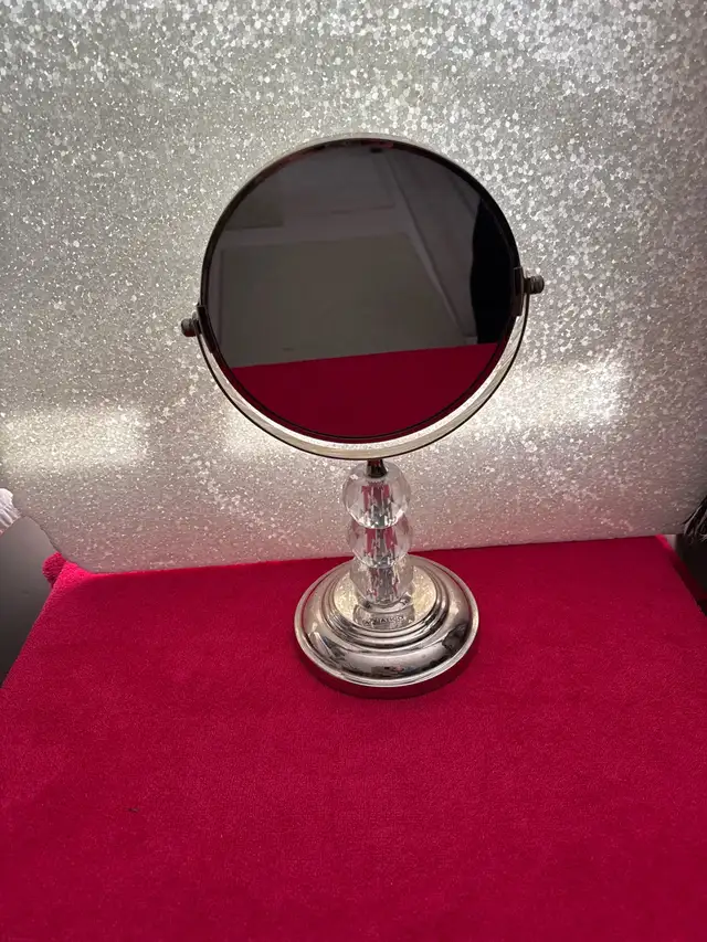 Aquatico magnified 2  sided Mirror like new in Home Décor & Accents in Calgary - Image 2