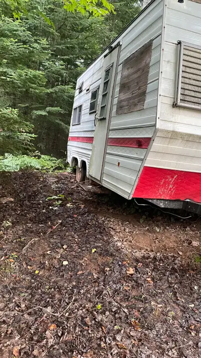 Trailer is good no leaks, dose have a wet spot on roof but was fixed once i noticed and hasn’t leake...
