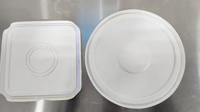 5 Gallon round w/lids and 16L square pails w/lids - Food Grade62864745029634124