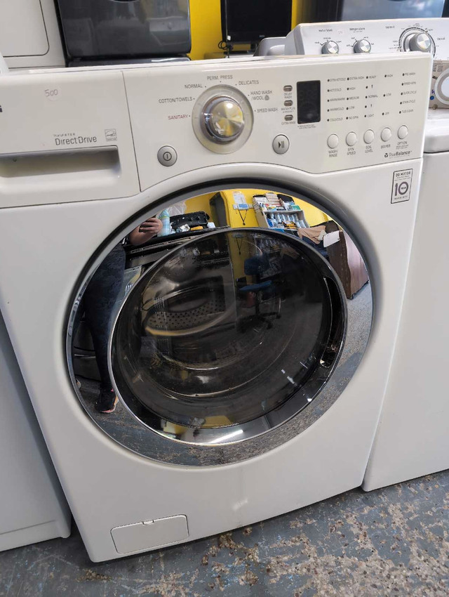 laveuse frontale LG blanche  dans Laveuses et sécheuses  à Ville de Montréal - Image 2
