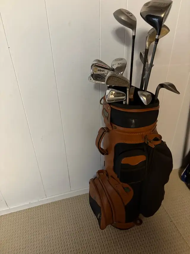 men’s right handed golf clubs and bag  in Golf in Guelph - Image 2