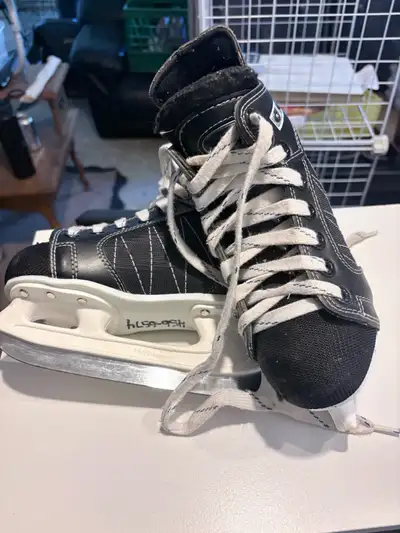 kids 11J hockey skates, View more