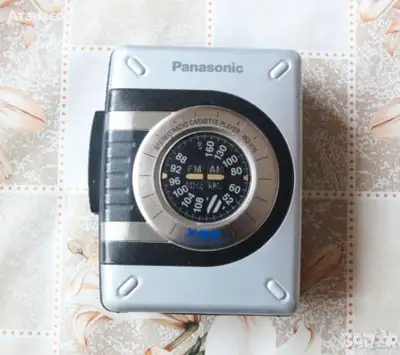 Panasonic RQ-V75 Walkman Radio Cassette Player Retro Good condition and works great