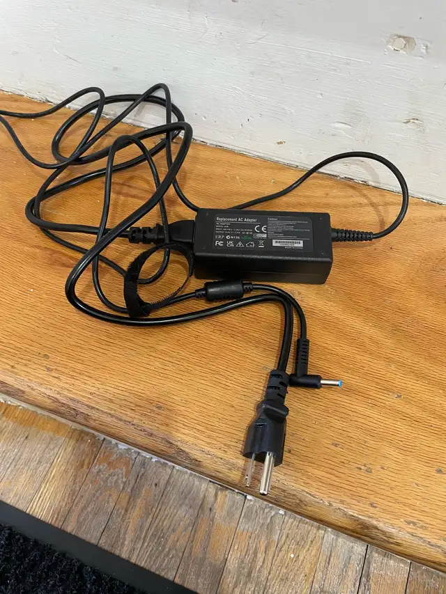 Ac adapter 477741586759045120