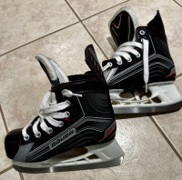 Bauer Vapor X200 Youth/Kid Hockey Skates, Size 13Y (shoe size 1)