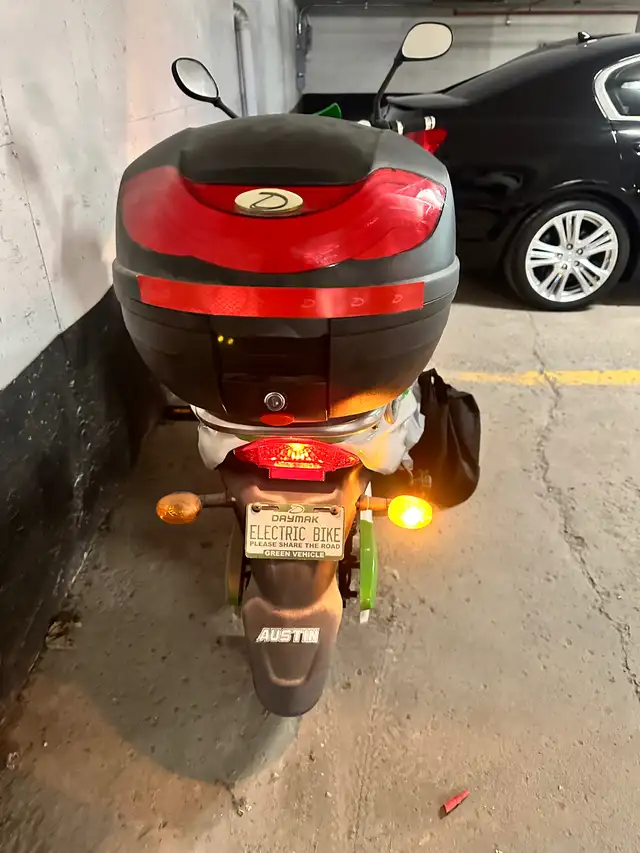 Daymak e-bike very good running condition . in Scooters & Pocket Bikes in Mississauga / Peel Region - Image 3