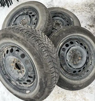 -Hello, severe weather is here ;( -I’m selling a set of 225/65r17 Goodyear Winter tires in rims that...