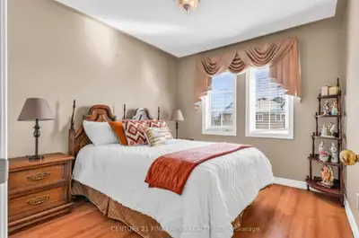 ROOM FOR RENT – FEMALE HOUSEMATE I have a room available in my home for a female housemate. This is...
