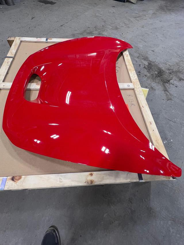 Ferrari F8 Tributo Spider Front Hood.  OEM Part Number 985850394 in Auto Body Parts in St. Catharines - Image 2