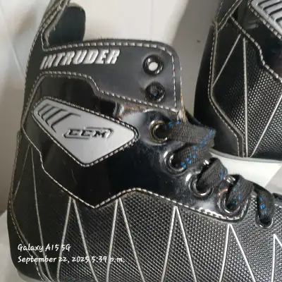 CCM Intruder Ice Skates Size 10, View more
