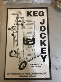 Beer keg lift dolly