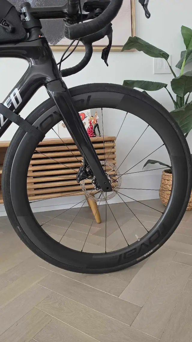 2026 Specialized Roubaix Pro Sram Force Medium Road Bike in Road in City of Toronto - Image 10