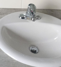 Bathroom sink faucet 