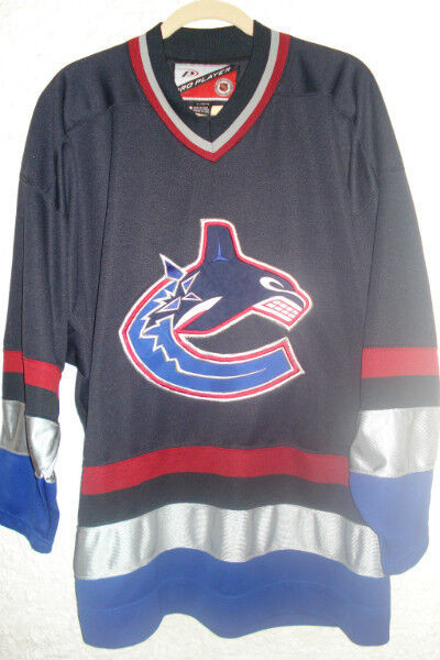 NHL Vancouver Canucks Jersey in Arts & Collectibles in Edmonton