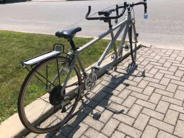 tandem cannondale avec crossrack in Road in Laval / North Shore - Image 2