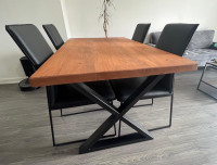 Table avec 4 chaises