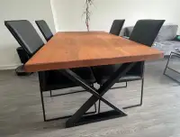 Table avec 4 chaises