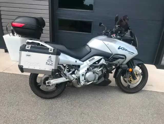 MOTORCYCLE -2003 Suzuki V-Strom 1000, Great Shape! in Sport Touring in St. Catharines - Image 2