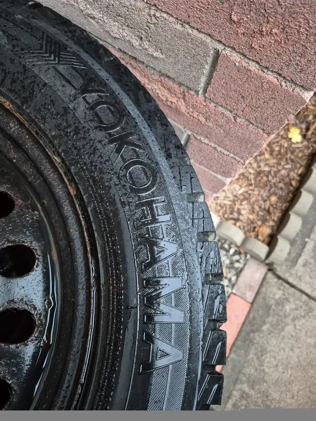 Winter rims and tires 225/65/r17 in Tires & Rims in Cambridge - Image 3