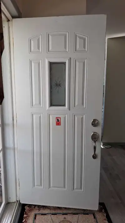 PORTE EXTÉRIEURE  À DONNER, View more