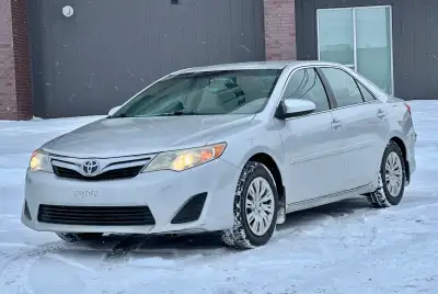 *1 owner only / un seul propriétaire** Hello selling this beautiful Toyota Camry 2012 with automatic...