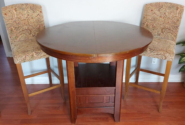 ELEGANT TALL DINING TABLE w/ EXTENSION + 2 TALL CHAIRS in Dining Tables & Sets in London