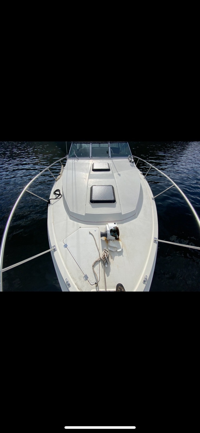 Bayliner Encounter  in Powerboats & Motorboats in Campbell River - Image 3