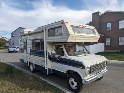 OBO E350 7.5l engine Sleeps 6 - Queen over cab, bunks and convertible table bed Double back Axel, al...